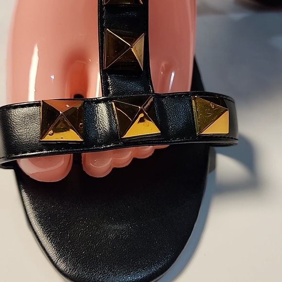 Valentino Garavani Black & Gold Block Heel - Picture 11 of 11